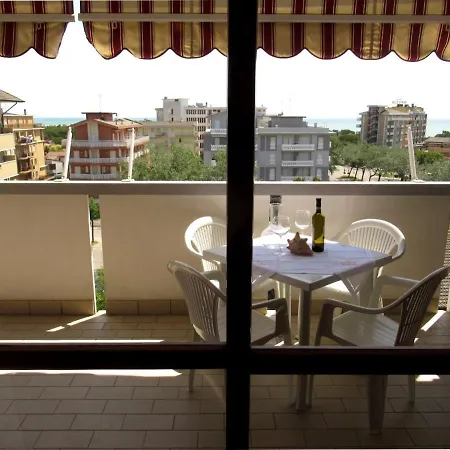 Διαμέρισμα Bright Flat In A Modern Porto Santa Margherita di Caorle