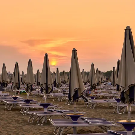 Apartment Bright Flat In With Lovely Pool Porto Santa Margherita di Caorle